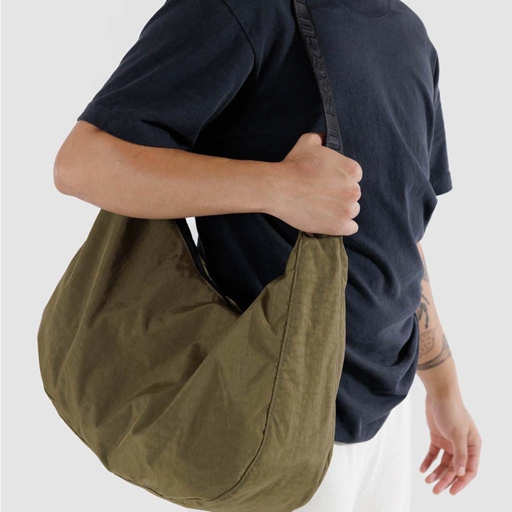 Baggu Large Nylon Crescent Bag in Seaweed